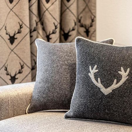 Unique Alpic Style Apartment In The Heart Of Davos Luaran gambar