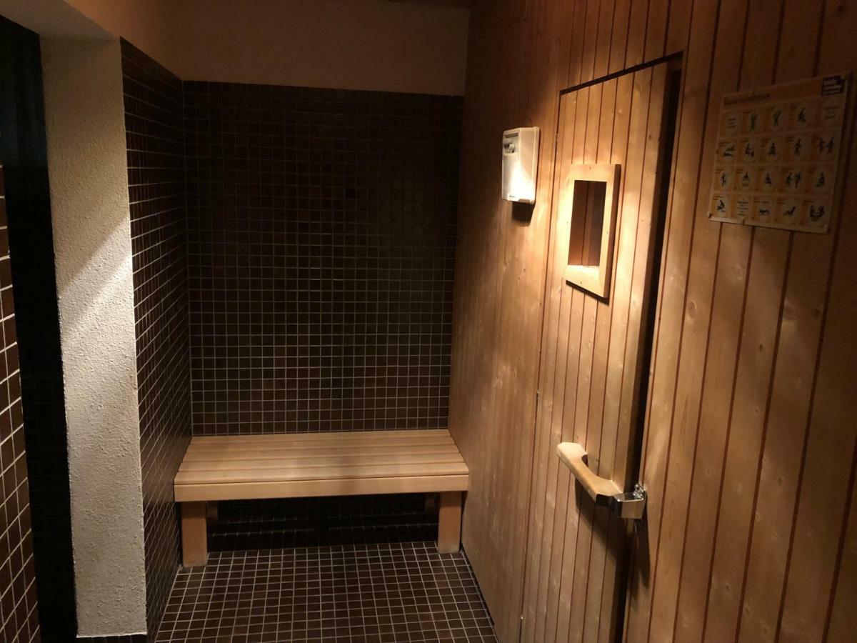 Unique Alpic Style Apartment In The Heart Of Davos Luaran gambar