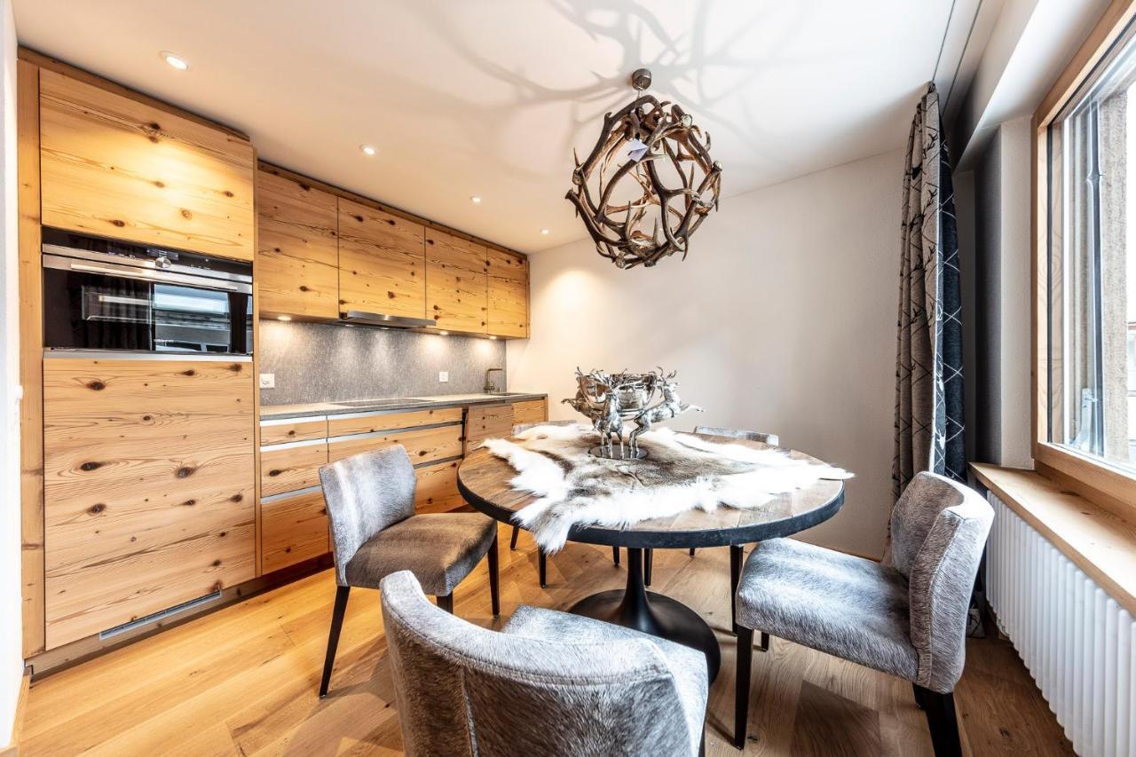 Unique Alpic Style Apartment In The Heart Of Davos Luaran gambar