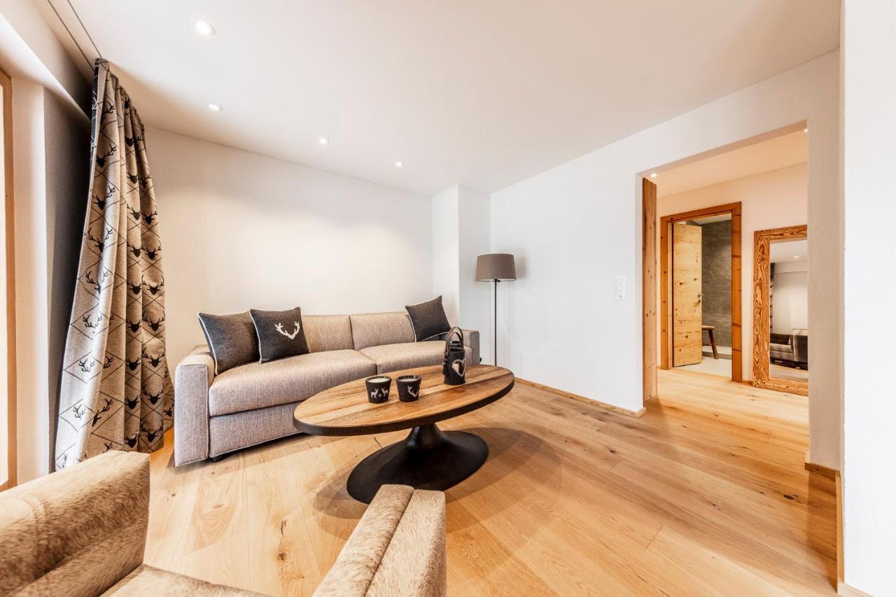 Unique Alpic Style Apartment In The Heart Of Davos Luaran gambar